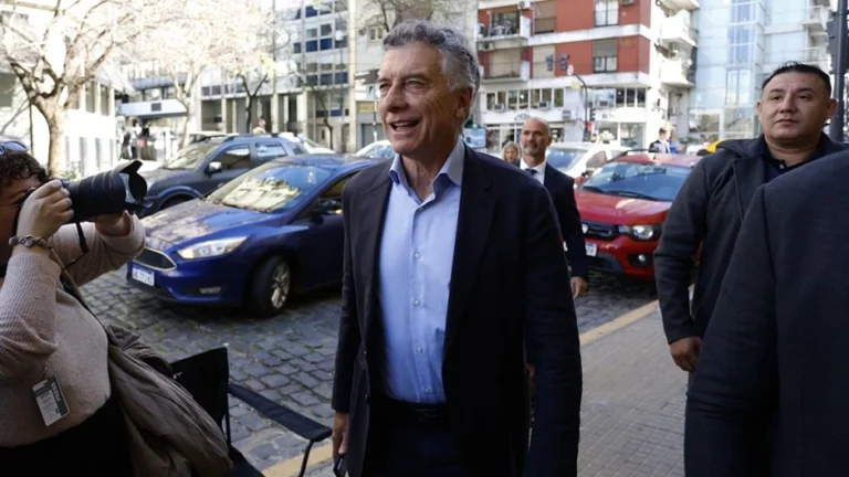 MACRI LE SUELTA LA MANO A MILEI Y PIDE AVANZAR CONTRA ADORNI: CRECE LA FRACTURA EN LA DERECHA