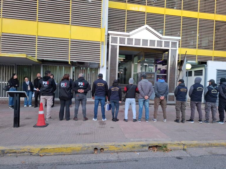 Desbaratan en Chaco una banda acusada de hackear una financiera y robar criptomonedas millonarias