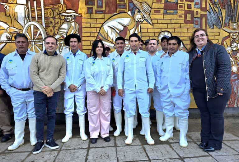 Pedro Maidana entregó nueva indumentaria a trabajadores municipales y destacó el esfuerzo en medio de la crisis