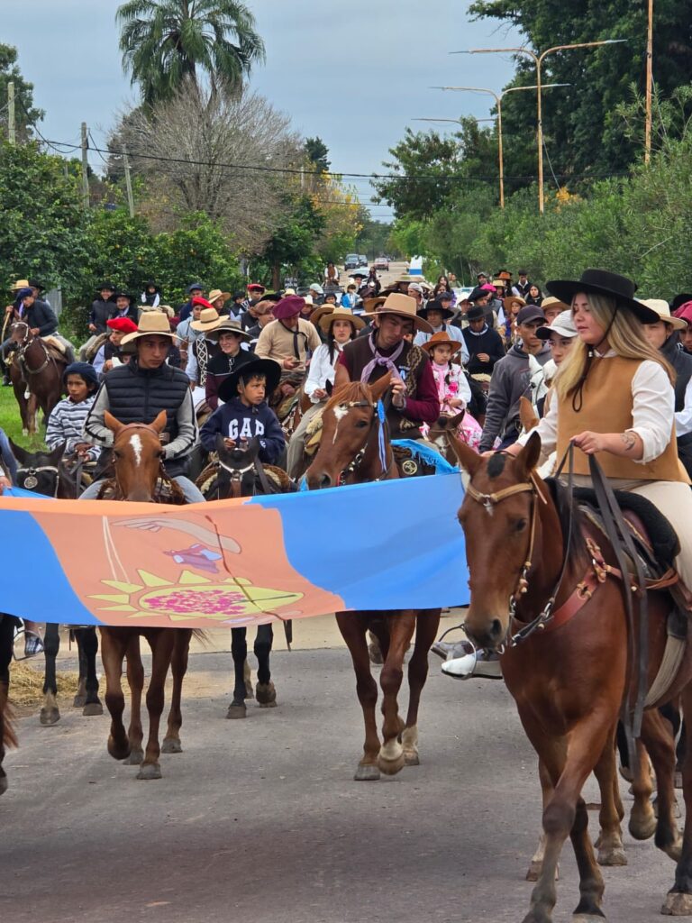 Colonia Elisa celebró sus 121 años con una multitudinaria fiesta popular cargada de tradición, cultura y orgullo comunitario