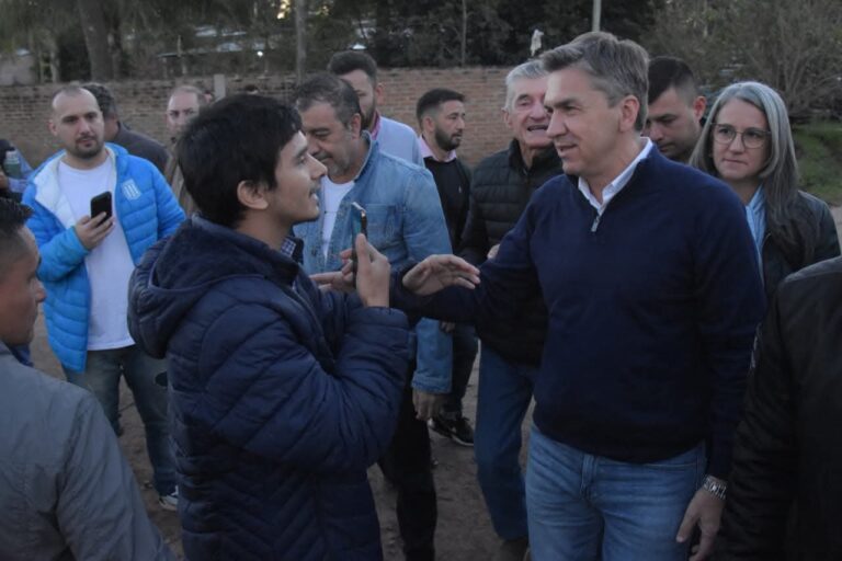 ESCÁNDALO EN CHACO: DETUVIERON A UN PERIODISTA TRAS INTENTAR PREGUNTARLE A ZDERO Y EL HECHO DESATÓ UN FUERTE DEBATE SOBRE LIBERTAD DE EXPRESIÓN