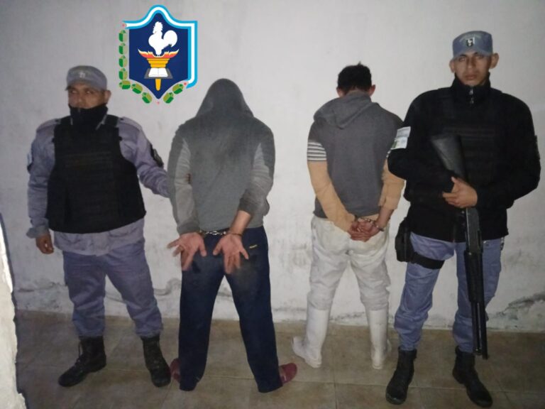 Presidencia de la Plaza: demoraron a dos hombres por provocar desorden y secuestraron un cuchillo