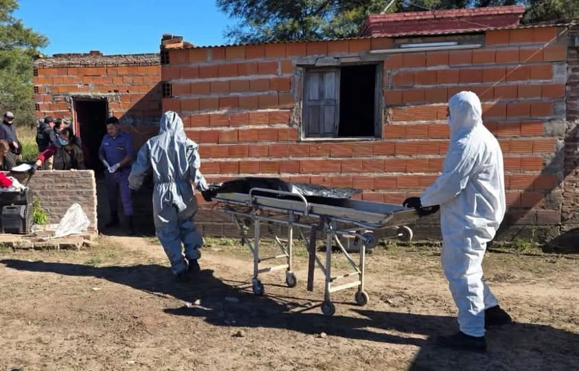 Conmoción en Tres Isletas: detuvieron a un joven acusado de asesinar a su madre de una puñalada en el cuello