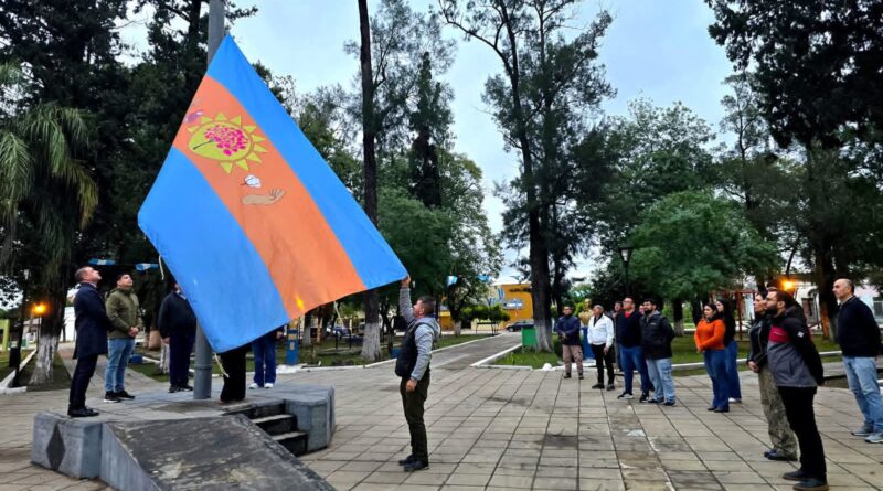 Colonia Elisa celebró el 8° aniversario de la creación de su bandera