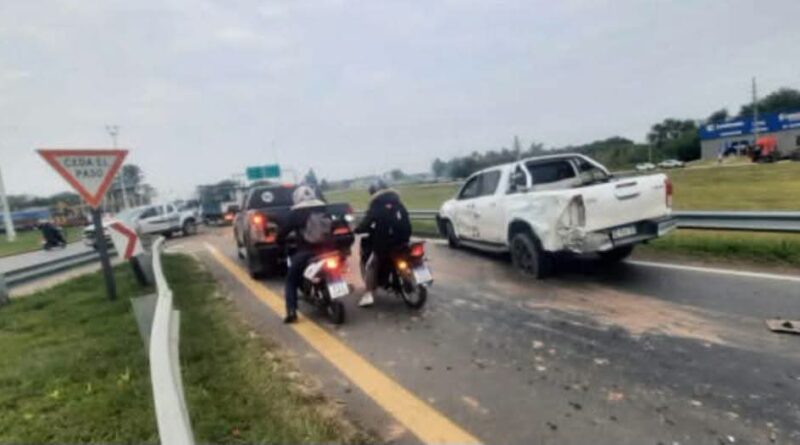 Accidente en la rotonda de las rutas 11 y 16: cuatro vehículos involucrados y demoras en el ingreso a Resistencia