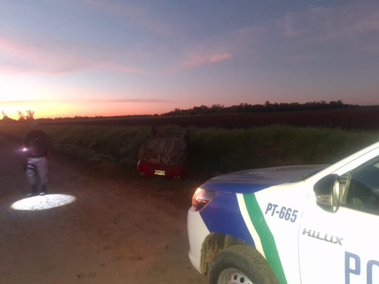 Sáenz Peña: investigan el hallazgo de un automóvil volcado y abandonado a la vera de la Ruta 95