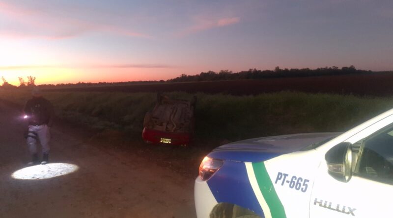 Sáenz Peña: investigan el hallazgo de un automóvil volcado y abandonado a la vera de la Ruta 95
