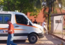 POLÉMICA EN EL HOSPITAL 4 DE JUNIO: UNA AMBULANCIA CON UNA PARTURIENTA DEBIÓ ESPERAR POR UN PORTÓN CERRADO