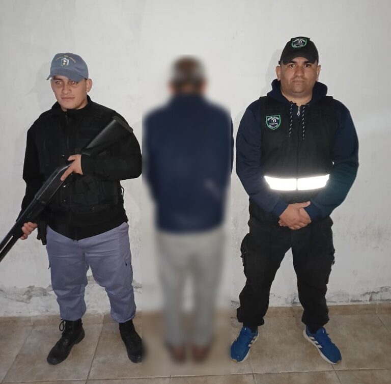 DETUVIERON EN PRESIDENCIA DE LA PLAZA A UN HOMBRE BUSCADO POR UNA CAUSA DE ABUSO SEXUAL