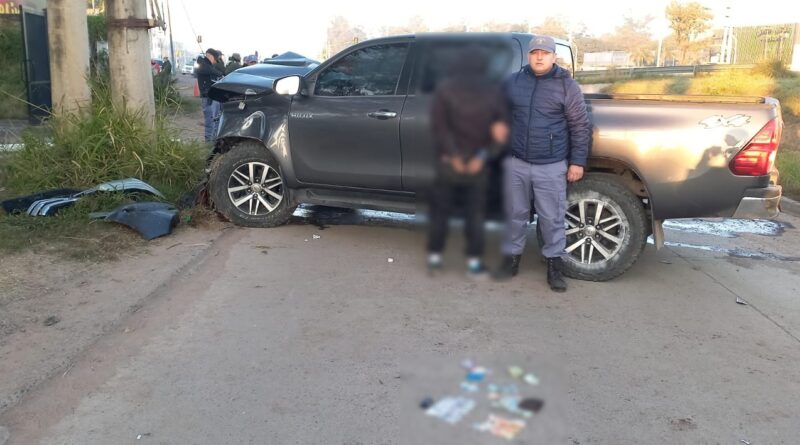 Tras una persecución por Ruta 11, detuvieron a un hombre que conducía una camioneta con pedido de secuestro