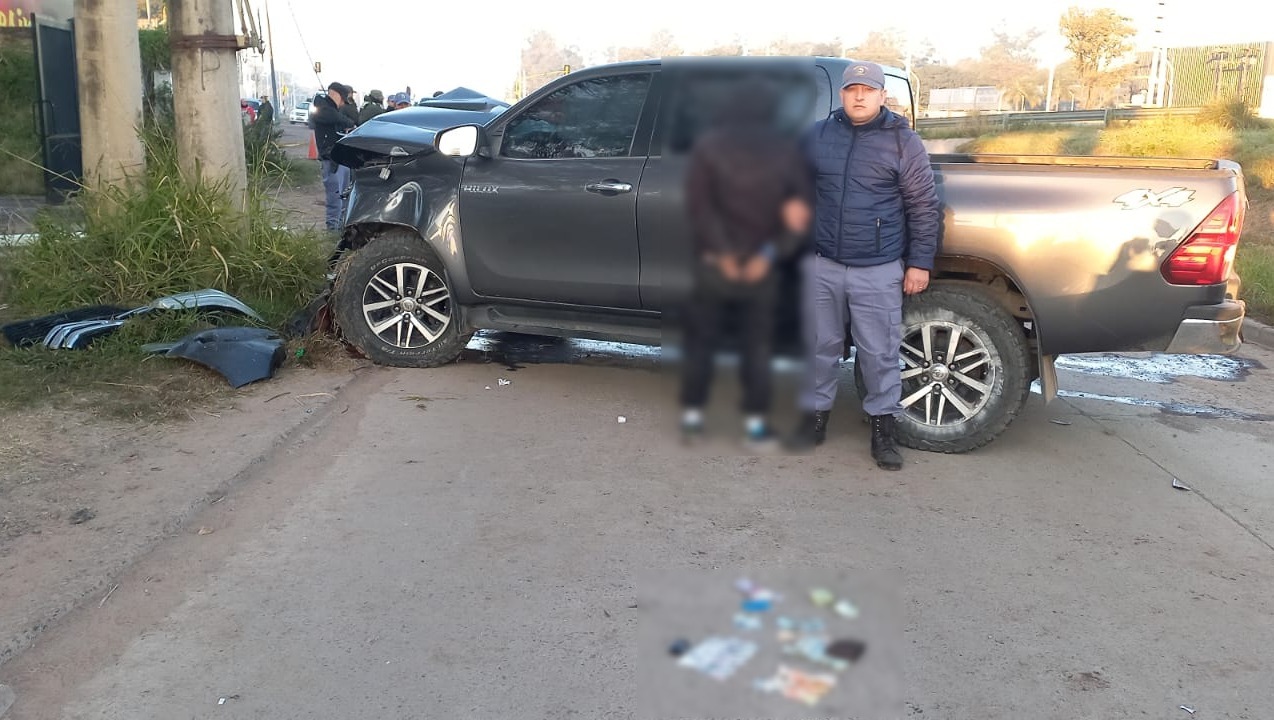 Tras una persecución por Ruta 11, detuvieron a un hombre que conducía una camioneta con pedido de secuestro