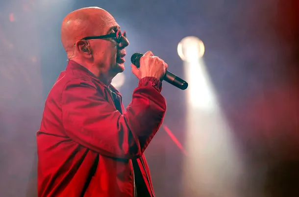 MURIÓ EL INDIO SOLARI: SE APAGÓ UNA DE LAS VOCES MÁS INFLUYENTES DEL ROCK ARGENTINO