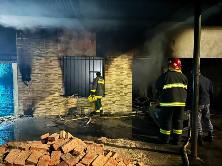 Capitán Solari: controlaron un incendio que provocó importantes daños en una panadería