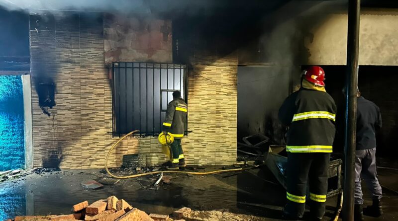 Capitán Solari: controlaron un incendio que provocó importantes daños en una panadería