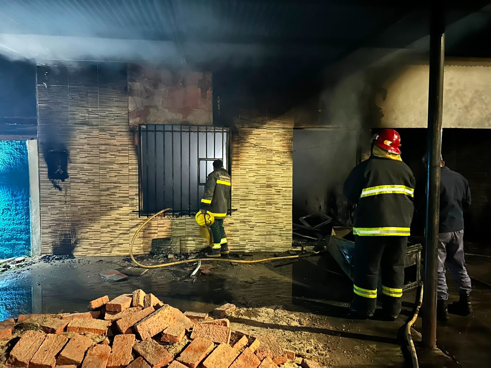 Capitán Solari: controlaron un incendio que provocó importantes daños en una panadería