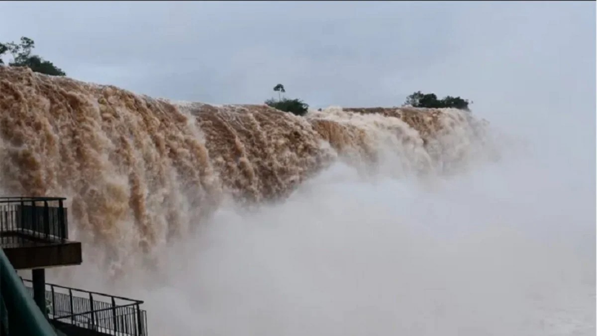 Crecida del río Iguazú: cerraron preventivamente el acceso a la Garganta del Diablo