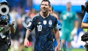 Messi habló de la crisis social y Milei volvió a cuestionar a la Selección por la bandera de Malvinas