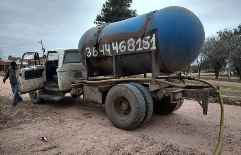 Sáenz Peña: familias llegan a pagar hasta $80.000 por un camión cisterna ante la falta de agua