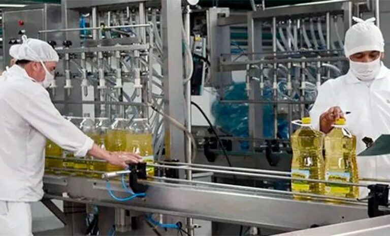 Aceiteros acordaron una suba salarial del 44,5%: el sueldo básico superará los $1,8 millones desde septiembre