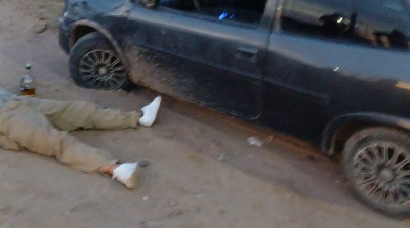 Sáenz Peña: investigan el hallazgo de un hombre junto a un automóvil con una rueda destrozada