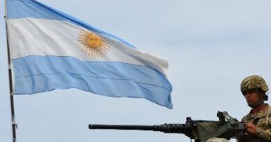 Milei autorizó por DNU el envío de tropas argentinas a Panamá para un ejercicio militar y reavivó el debate político