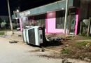 General San Martín: perdió el control, chocó contra un basurero y terminó con el auto volcado