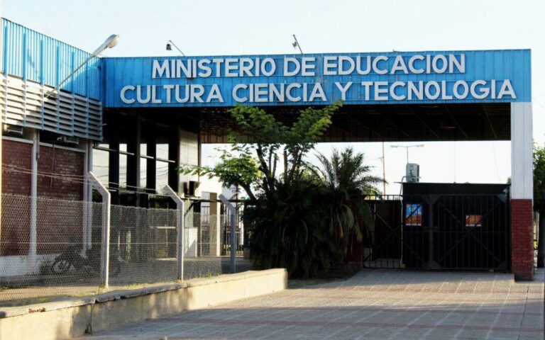 Colonia Elisa: Crece la preocupación por un presunto cierre de cargos que dejaría docentes sin cargos y afectaría escuelas rurales