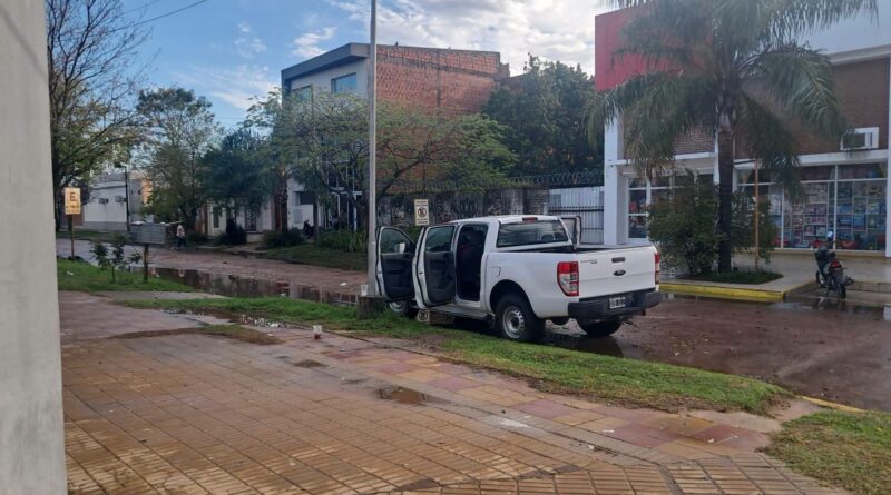Las Breñas: investigan una muerte dudosa tras hallar a un hombre sin vida dentro de una camioneta