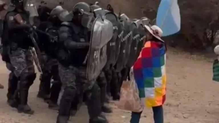 JUJUY: DENUNCIAN REPRESIÓN CON BALAS DE GOMA CONTRA UNA COMUNIDAD INDÍGENA DURANTE UN DESALOJO