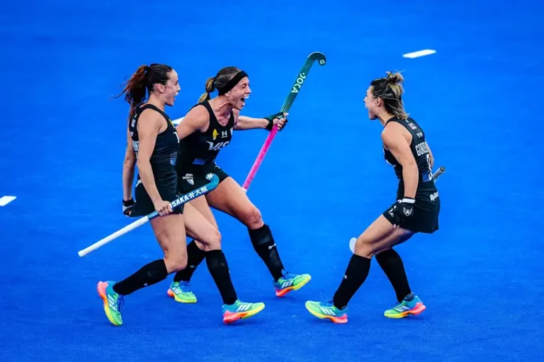 Las Leonas vencieron 2-0 a Escocia y avanzaron a la segunda ronda del Mundial