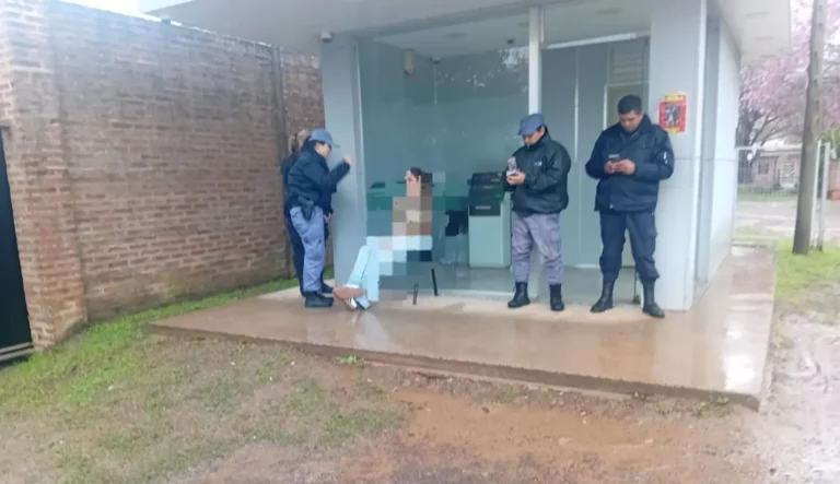 Intervinieron a tiempo y asistieron a una mujer en inmediaciones del puente General Belgrano