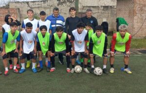 EXITOSA PRUEBA DE JÓVENES FUTBOLISTAS EN LA ESCONDIDA Y GENERAL SAN MARTÍN: ALGUNOS PODRÍAN VIAJAR A BUENOS AIRES