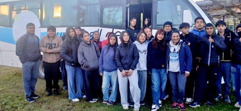 Estudiantes de la E.E.S. N.º 20 representaron a Colonia Elisa en la instancia zonal de Atletismo en Las Garcitas