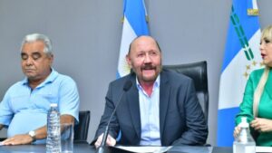 Formosa anunció un aumento del 15% para estatales y el salario mínimo llegará a $1,2 millones