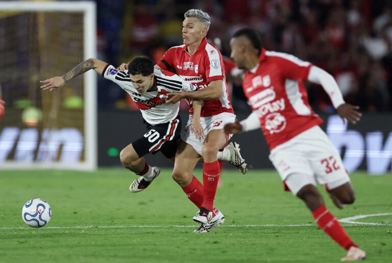 River empató 0-0 ante Independiente Santa Fe y definirá la serie en el Monumental