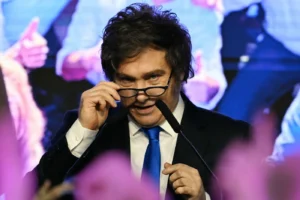 MILEI CAYÓ EN EL RANKING DE PRESIDENTES DE AMÉRICA LATINA: SU IMAGEN POSITIVA BAJÓ AL 35,1%