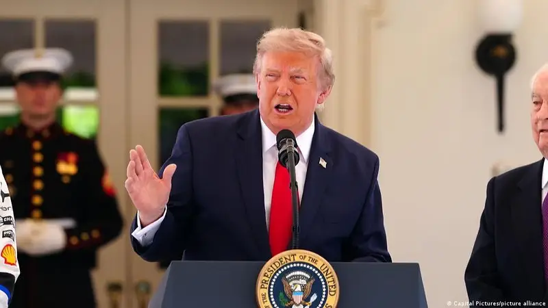 Trump afirma que el estrecho de Ormuz es de EE.UU. y crece la tensión con Irán