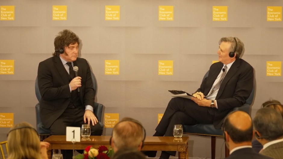 Milei enfrentó fuertes preguntas de Bloomberg por la economía, el cepo, China y Malvinas