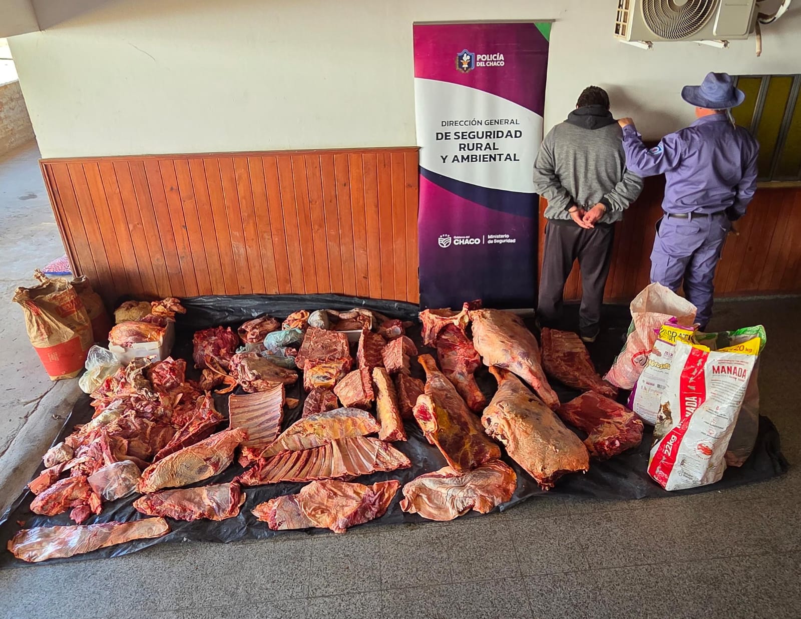 Fontana: secuestraron 482 kilos de carne en una carnicería, parte estaba guardada en un baño y detuvieron al propietario
