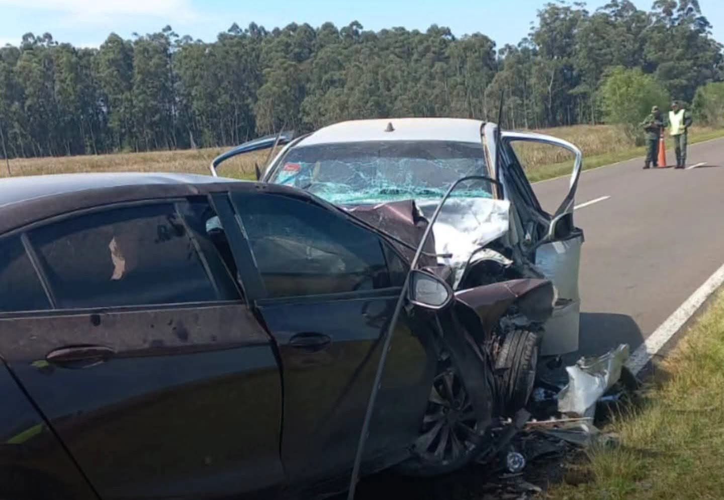 Tragedia en Corrientes: tres personas murieron tras un choque frontal sobre la Ruta Nacional 12
