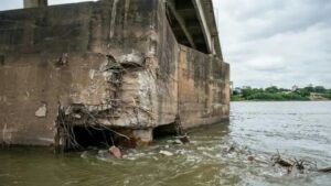 Choque en el puente Chaco-Corrientes: vuelven las restricciones y crecen los cuestionamientos a Sturzenegger